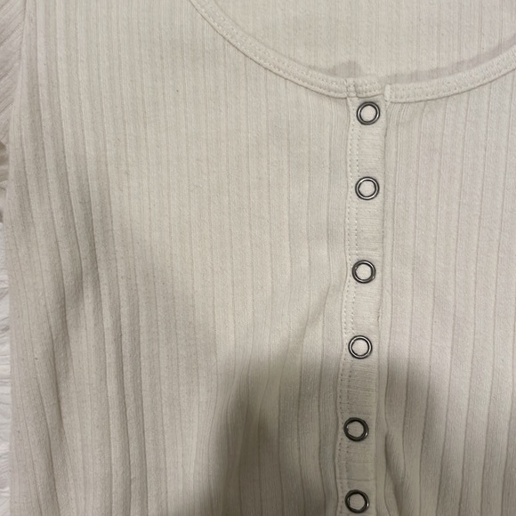 White tee - Picture 2 of 4